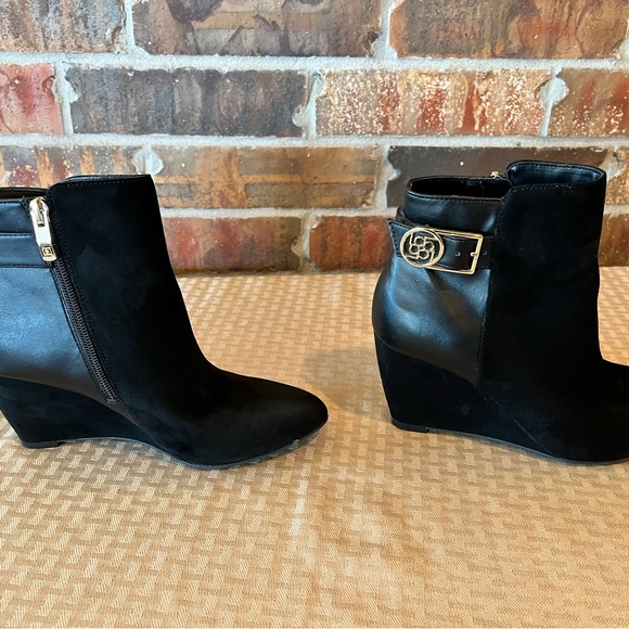 Liz Claiborne Black Wedge heels Suede Booties Women’s Size:6.5 - Picture 4 of 7